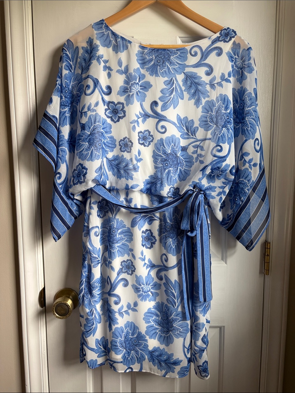 Jessica Howard Blue White Floral Kimono Sleeve Tie back Petite Dress